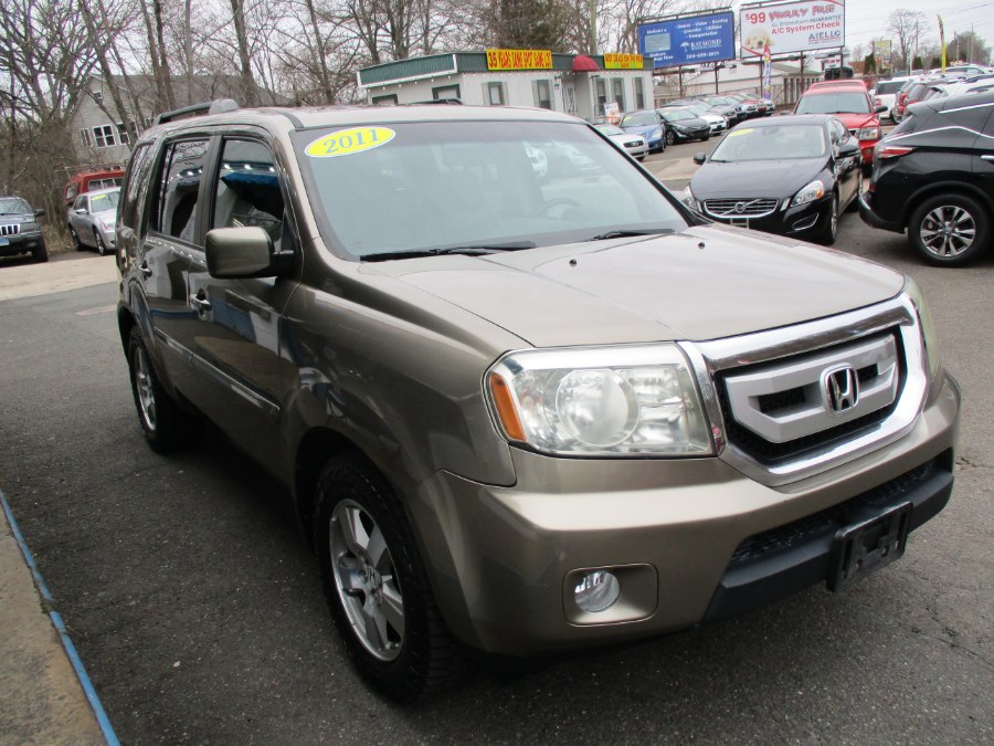 2011 Honda Pilot 4WD 4dr EX-L, available for sale in Meriden, Connecticut | Cos Central Auto. Meriden, Connecticut 2011 Honda Pilot 4WD 4dr EX-L, available for sale in Meriden, Connecticut | Cos Central Auto. Meriden, Connecticut