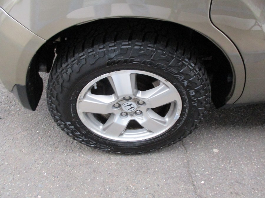 2011 Honda Pilot 4WD 4dr EX-L, available for sale in Meriden, Connecticut | Cos Central Auto. Meriden, Connecticut 2011 Honda Pilot 4WD 4dr EX-L, available for sale in Meriden, Connecticut | Cos Central Auto. Meriden, Connecticut
