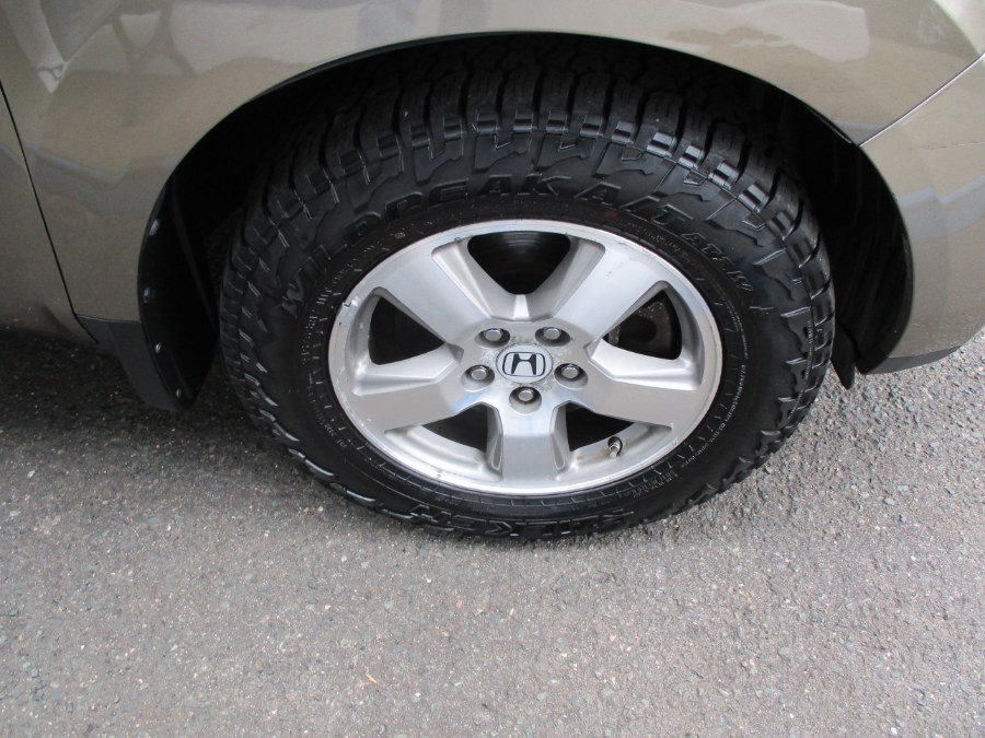 2011 Honda Pilot 4WD 4dr EX-L, available for sale in Meriden, Connecticut | Cos Central Auto. Meriden, Connecticut 2011 Honda Pilot 4WD 4dr EX-L, available for sale in Meriden, Connecticut | Cos Central Auto. Meriden, Connecticut