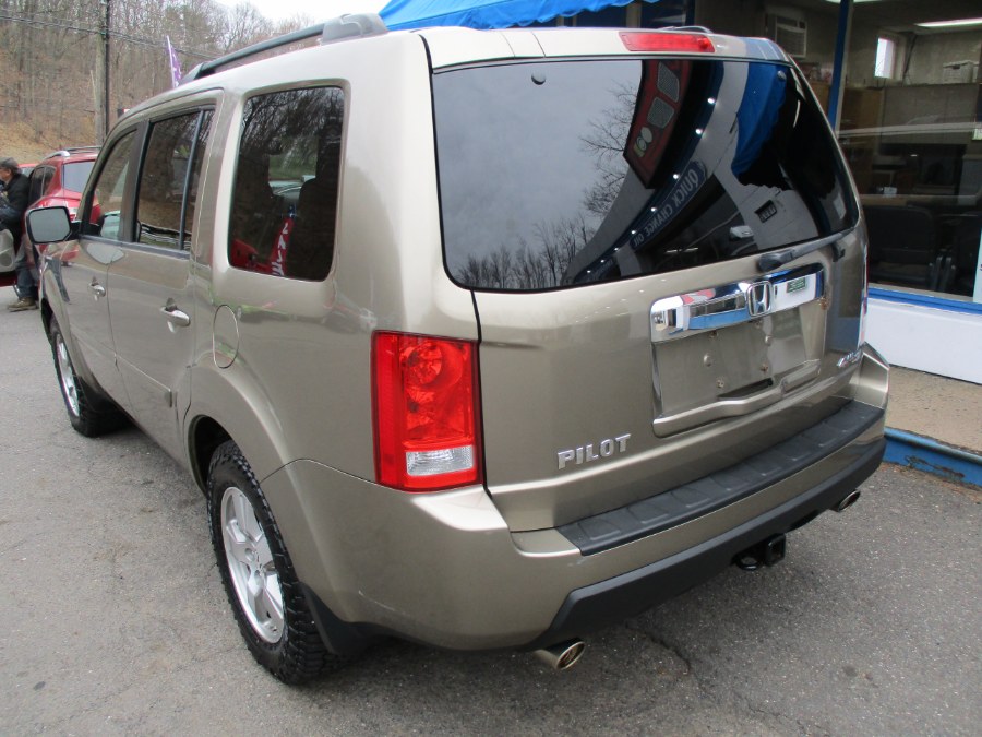 2011 Honda Pilot 4WD 4dr EX-L, available for sale in Meriden, Connecticut | Cos Central Auto. Meriden, Connecticut 2011 Honda Pilot 4WD 4dr EX-L, available for sale in Meriden, Connecticut | Cos Central Auto. Meriden, Connecticut