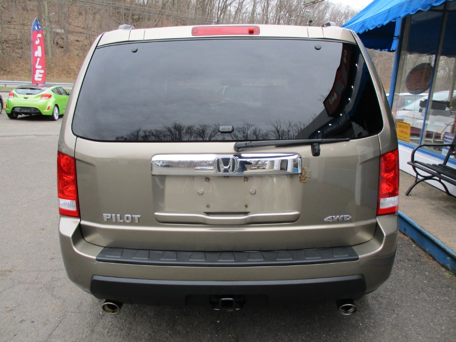 2011 Honda Pilot 4WD 4dr EX-L, available for sale in Meriden, Connecticut | Cos Central Auto. Meriden, Connecticut 2011 Honda Pilot 4WD 4dr EX-L, available for sale in Meriden, Connecticut | Cos Central Auto. Meriden, Connecticut