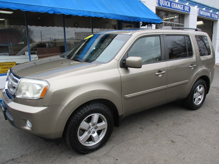 2011 Honda Pilot 4WD 4dr EX-L, available for sale in Meriden, Connecticut | Cos Central Auto. Meriden, Connecticut 2011 Honda Pilot 4WD 4dr EX-L, available for sale in Meriden, Connecticut | Cos Central Auto. Meriden, Connecticut