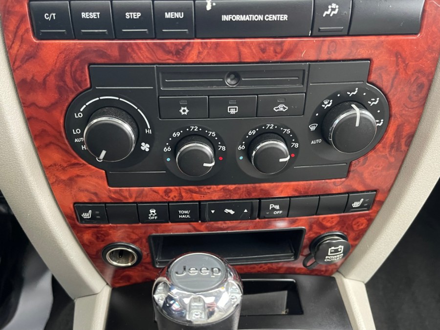 2006 Jeep Commander 4dr Limited 4WD, available for sale in Huntington Station, New York | My Auto Inc.. Huntington Station, New York 2006 Jeep Commander 4dr Limited 4WD, available for sale in Huntington Station, New York | My Auto Inc.. Huntington Station, New York