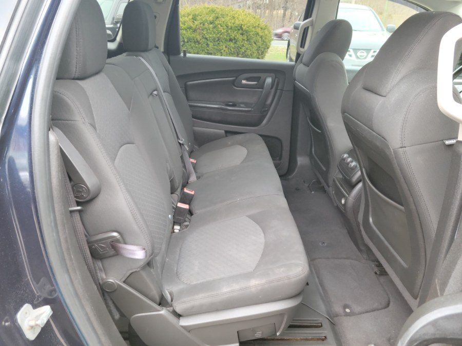 2011 Chevrolet Traverse AWD 4dr LT w/1LT W/Sunroof, available for sale in East Windsor, Connecticut | Toro Auto. East Windsor, Connecticut 2011 Chevrolet Traverse AWD 4dr LT w/1LT W/Sunroof, available for sale in East Windsor, Connecticut | Toro Auto. East Windsor, Connecticut