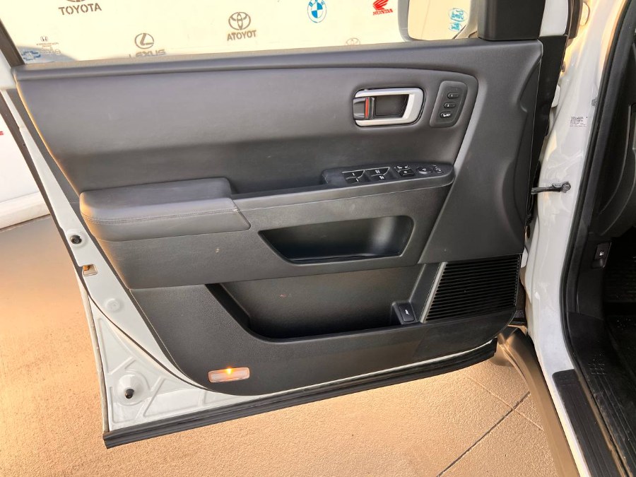 2013 Honda Pilot 4WD 4dr Touring w/RES & Navi, available for sale in Santa Ana, California | Auto Max Of Santa Ana. Santa Ana, California 2013 Honda Pilot 4WD 4dr Touring w/RES & Navi, available for sale in Santa Ana, California | Auto Max Of Santa Ana. Santa Ana, California