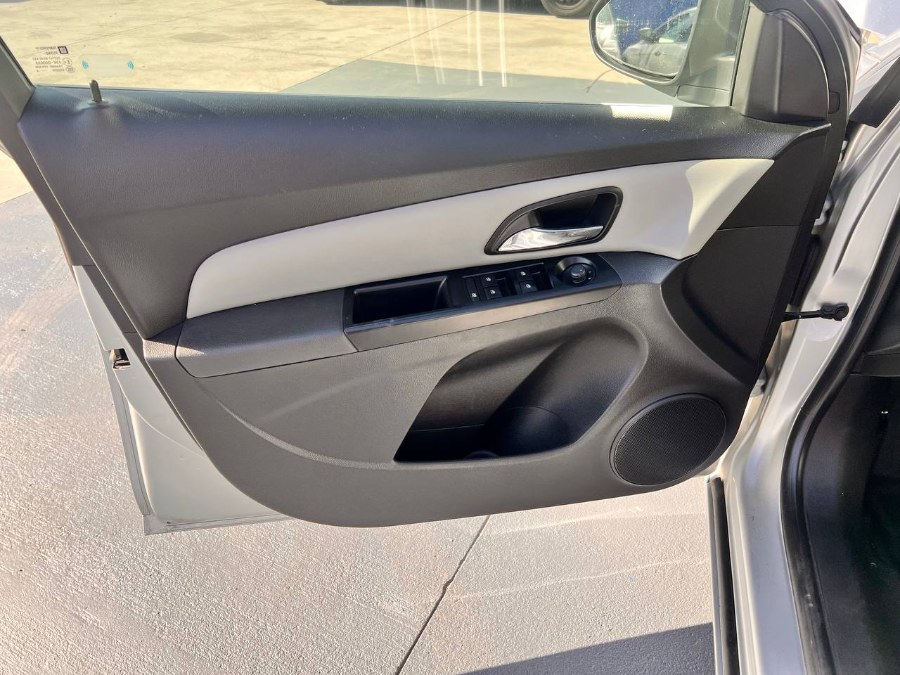 2014 Chevrolet Cruze 4dr Sdn Auto LS, available for sale in Santa Ana, California | Auto Max Of Santa Ana. Santa Ana, California 2014 Chevrolet Cruze 4dr Sdn Auto LS, available for sale in Santa Ana, California | Auto Max Of Santa Ana. Santa Ana, California