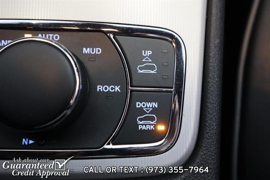 2019 Jeep Grand Cherokee Overland, available for sale in Haskell, New Jersey | City Motor Group Inc.. Haskell, New Jersey 2019 Jeep Grand Cherokee Overland, available for sale in Haskell, New Jersey | City Motor Group Inc.. Haskell, New Jersey