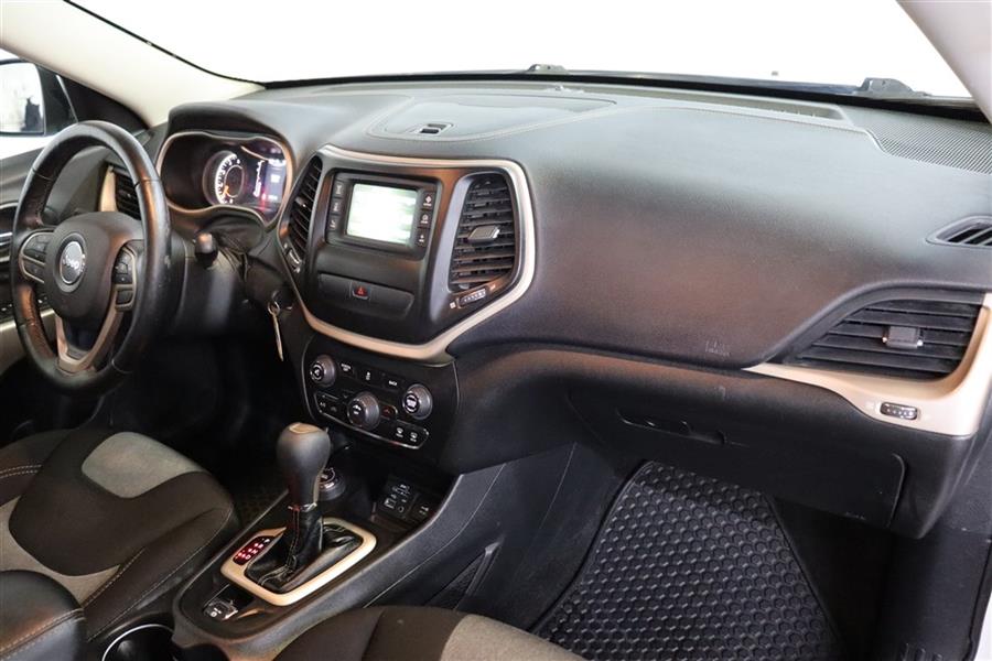 2018 Jeep Cherokee LATITUDE, available for sale in Paterson, New Jersey | Fast Track Motors. Paterson, New Jersey 2018 Jeep Cherokee LATITUDE, available for sale in Paterson, New Jersey | Fast Track Motors. Paterson, New Jersey