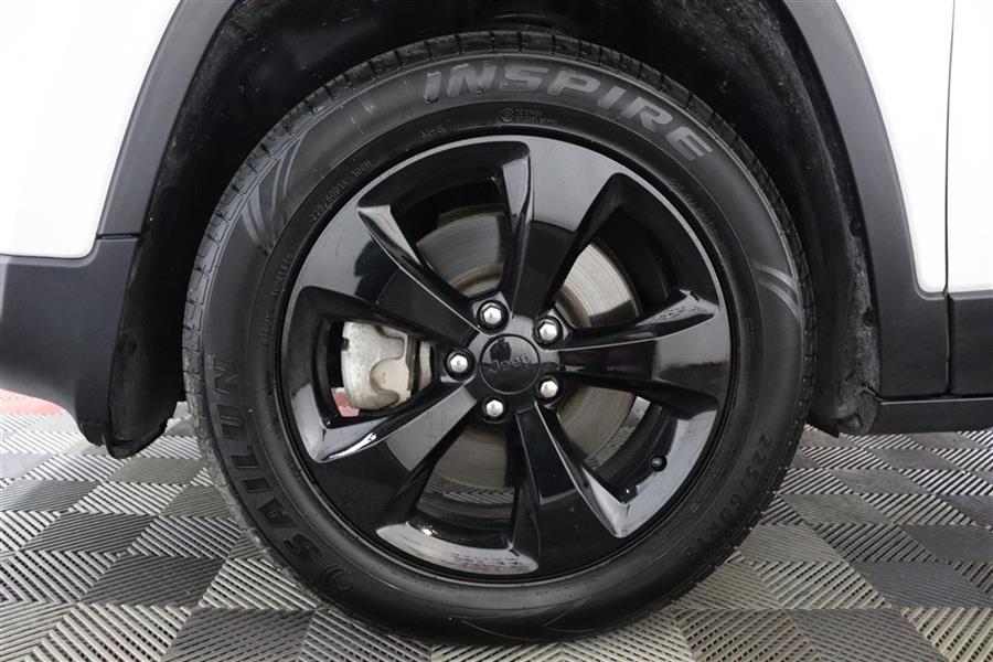 2018 Jeep Cherokee LATITUDE, available for sale in Paterson, New Jersey | Fast Track Motors. Paterson, New Jersey 2018 Jeep Cherokee LATITUDE, available for sale in Paterson, New Jersey | Fast Track Motors. Paterson, New Jersey