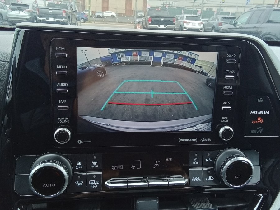 2021 Toyota Highlander LE AWD (Natl), available for sale in Irvington, New Jersey | NJ Used Cars Center. Irvington, New Jersey 2021 Toyota Highlander LE AWD (Natl), available for sale in Irvington, New Jersey | NJ Used Cars Center. Irvington, New Jersey