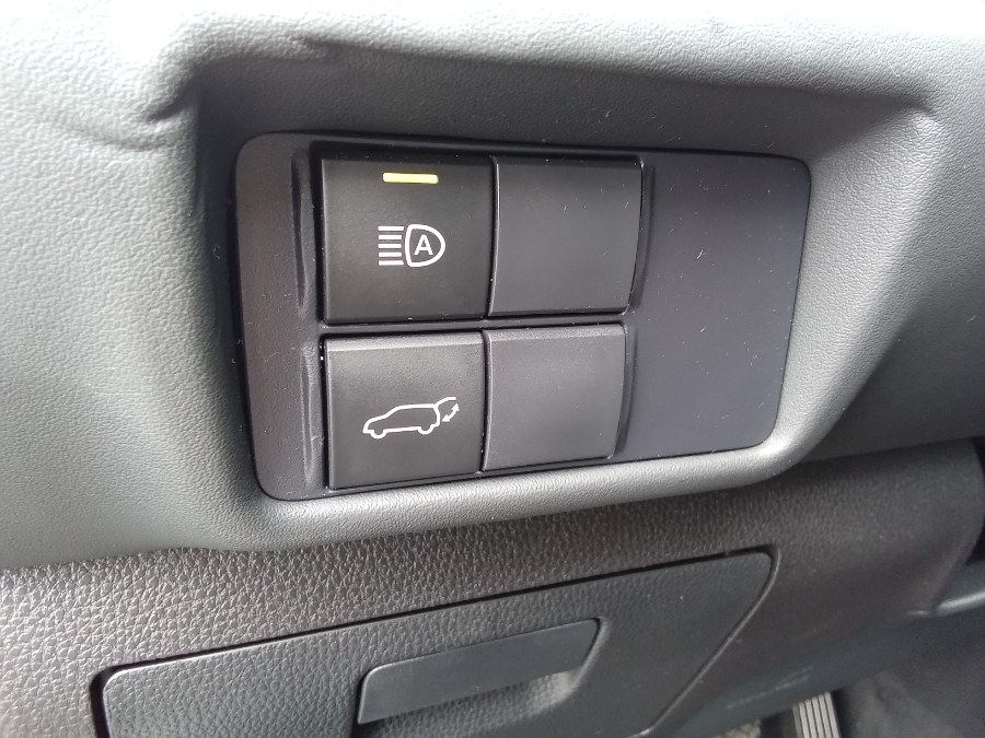 2021 Toyota Highlander LE AWD (Natl), available for sale in Irvington, New Jersey | NJ Used Cars Center. Irvington, New Jersey 2021 Toyota Highlander LE AWD (Natl), available for sale in Irvington, New Jersey | NJ Used Cars Center. Irvington, New Jersey