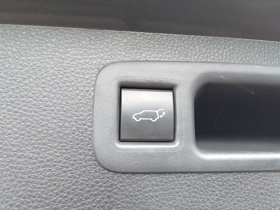 2021 Toyota Highlander LE AWD (Natl), available for sale in Irvington, New Jersey | NJ Used Cars Center. Irvington, New Jersey 2021 Toyota Highlander LE AWD (Natl), available for sale in Irvington, New Jersey | NJ Used Cars Center. Irvington, New Jersey