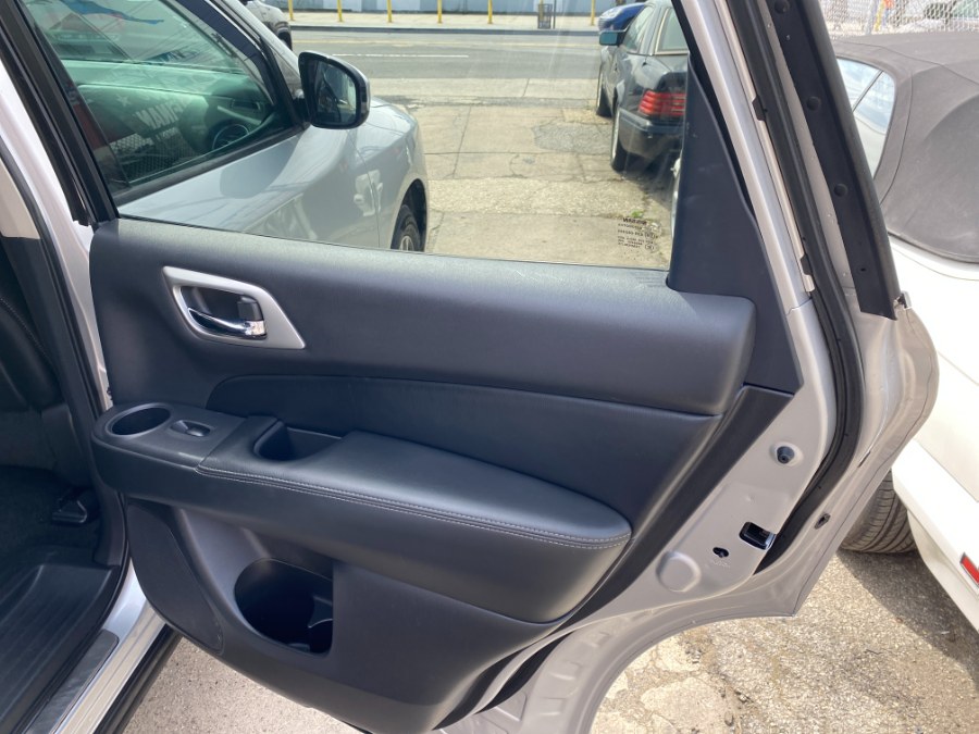 2014 Nissan Pathfinder 4WD 4dr SV, available for sale in Middle Village, New York | Middle Village Motors . Middle Village, New York 2014 Nissan Pathfinder 4WD 4dr SV, available for sale in Middle Village, New York | Middle Village Motors . Middle Village, New York