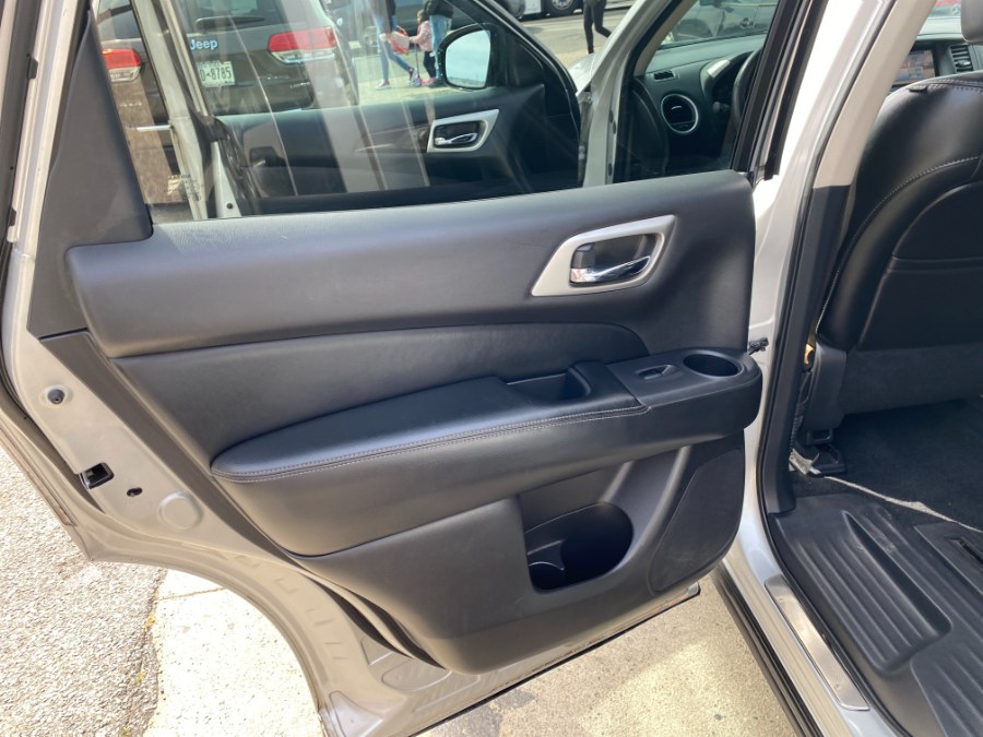 2014 Nissan Pathfinder 4WD 4dr SV, available for sale in Middle Village, New York | Middle Village Motors . Middle Village, New York 2014 Nissan Pathfinder 4WD 4dr SV, available for sale in Middle Village, New York | Middle Village Motors . Middle Village, New York