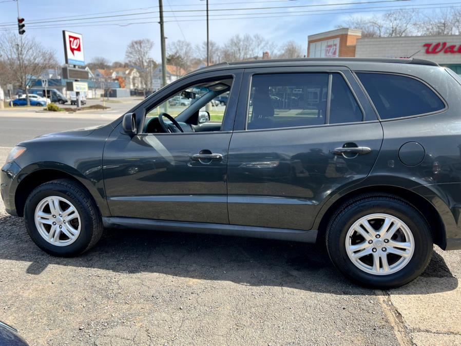 2010 Hyundai Santa Fe FWD 4dr I4 Auto GLS, available for sale in Wallingford, Connecticut | Wallingford Auto Center LLC. Wallingford, Connecticut 2010 Hyundai Santa Fe FWD 4dr I4 Auto GLS, available for sale in Wallingford, Connecticut | Wallingford Auto Center LLC. Wallingford, Connecticut