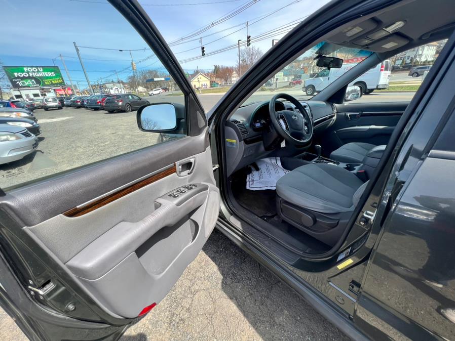2010 Hyundai Santa Fe FWD 4dr I4 Auto GLS, available for sale in Wallingford, Connecticut | Wallingford Auto Center LLC. Wallingford, Connecticut 2010 Hyundai Santa Fe FWD 4dr I4 Auto GLS, available for sale in Wallingford, Connecticut | Wallingford Auto Center LLC. Wallingford, Connecticut