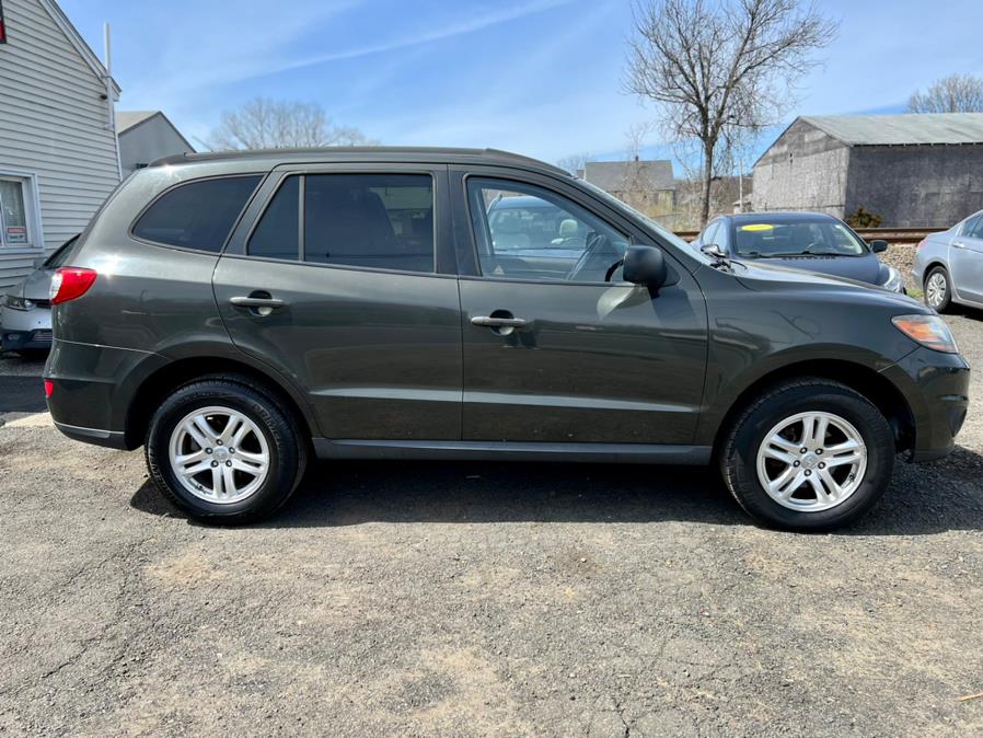 2010 Hyundai Santa Fe FWD 4dr I4 Auto GLS, available for sale in Wallingford, Connecticut | Wallingford Auto Center LLC. Wallingford, Connecticut 2010 Hyundai Santa Fe FWD 4dr I4 Auto GLS, available for sale in Wallingford, Connecticut | Wallingford Auto Center LLC. Wallingford, Connecticut