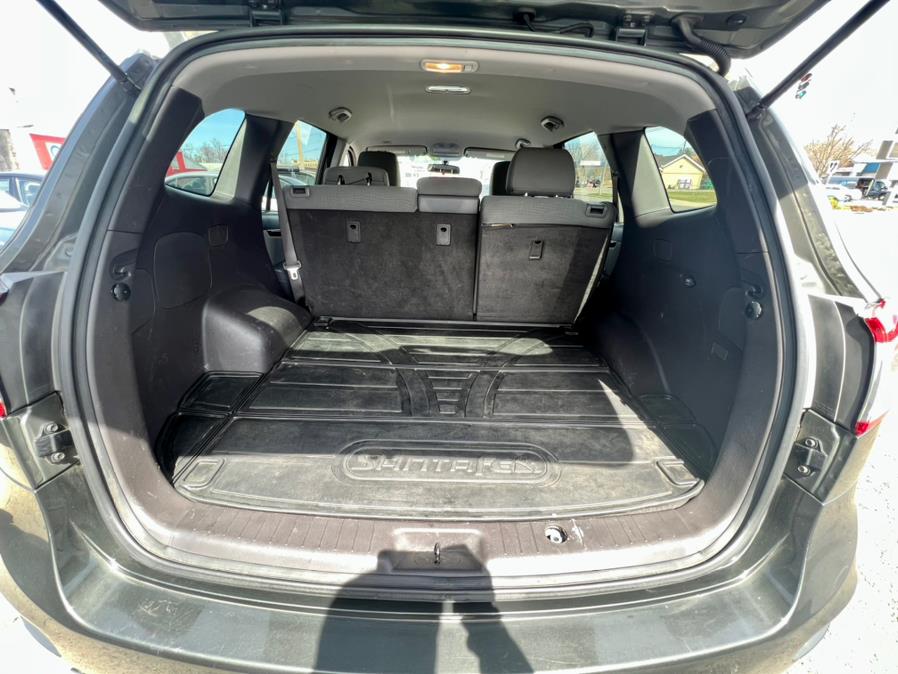 2010 Hyundai Santa Fe FWD 4dr I4 Auto GLS, available for sale in Wallingford, Connecticut | Wallingford Auto Center LLC. Wallingford, Connecticut 2010 Hyundai Santa Fe FWD 4dr I4 Auto GLS, available for sale in Wallingford, Connecticut | Wallingford Auto Center LLC. Wallingford, Connecticut