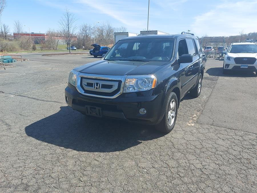 2011 Honda Pilot 4WD 4dr EX-L w/Navi, available for sale in West Hartford, Connecticut | Chadrad Motors llc. West Hartford, Connecticut 2011 Honda Pilot 4WD 4dr EX-L w/Navi, available for sale in West Hartford, Connecticut | Chadrad Motors llc. West Hartford, Connecticut