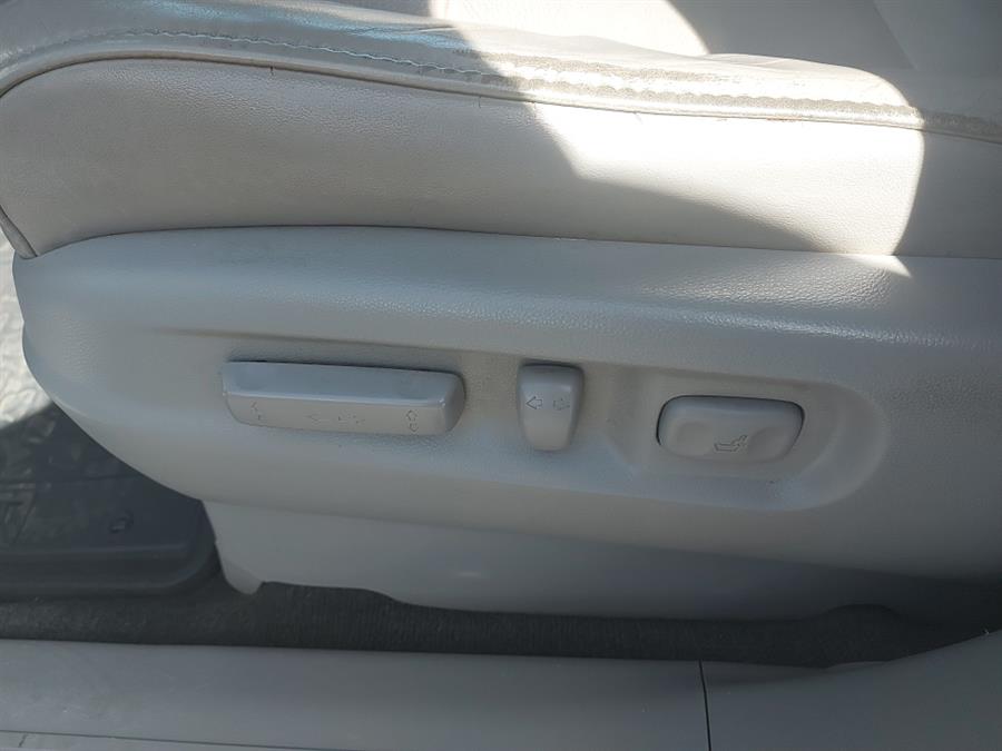 2011 Honda Pilot 4WD 4dr EX-L w/Navi, available for sale in West Hartford, Connecticut | Chadrad Motors llc. West Hartford, Connecticut 2011 Honda Pilot 4WD 4dr EX-L w/Navi, available for sale in West Hartford, Connecticut | Chadrad Motors llc. West Hartford, Connecticut