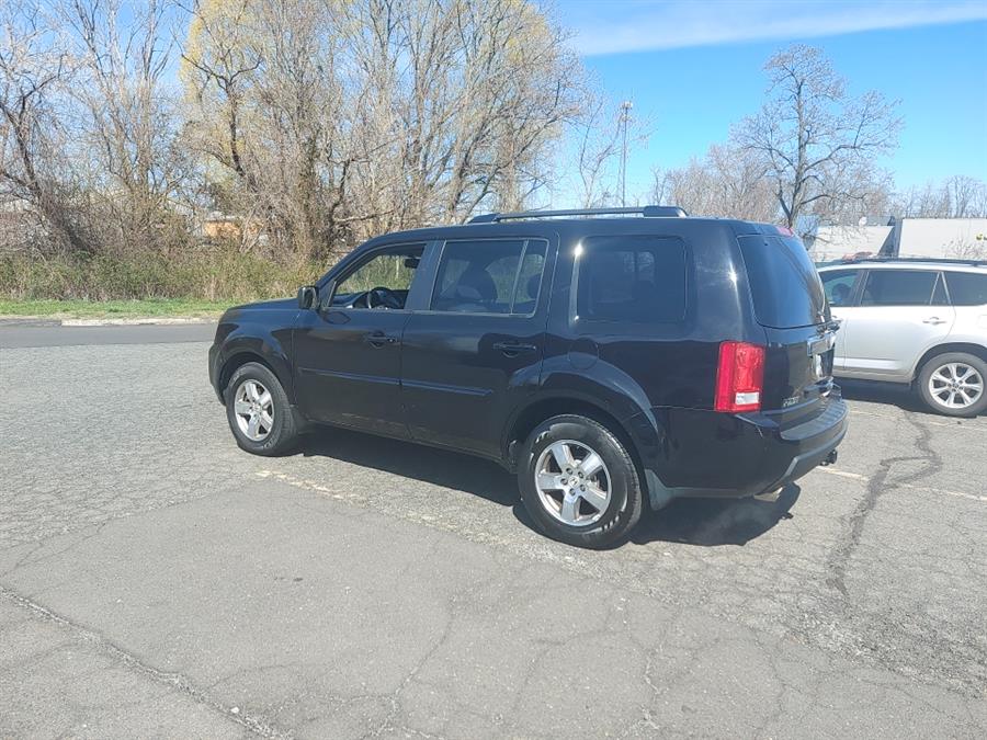 2011 Honda Pilot 4WD 4dr EX-L w/Navi, available for sale in West Hartford, Connecticut | Chadrad Motors llc. West Hartford, Connecticut 2011 Honda Pilot 4WD 4dr EX-L w/Navi, available for sale in West Hartford, Connecticut | Chadrad Motors llc. West Hartford, Connecticut