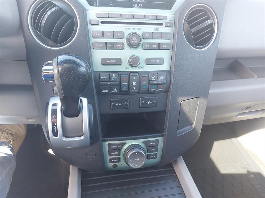 2011 Honda Pilot 4WD 4dr EX-L w/Navi, available for sale in West Hartford, Connecticut | Chadrad Motors llc. West Hartford, Connecticut 2011 Honda Pilot 4WD 4dr EX-L w/Navi, available for sale in West Hartford, Connecticut | Chadrad Motors llc. West Hartford, Connecticut