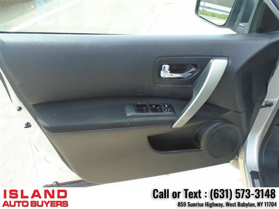 2012 Nissan Rogue SV AWD 4dr Crossover, available for sale in West Babylon, New York | Island Auto Buyers. West Babylon, New York 2012 Nissan Rogue SV AWD 4dr Crossover, available for sale in West Babylon, New York | Island Auto Buyers. West Babylon, New York
