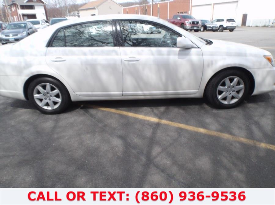2010 Toyota Avalon 4dr Sdn XL (Natl), available for sale in Hartford, Connecticut | Lee Motors Sales Inc. Hartford, Connecticut 2010 Toyota Avalon 4dr Sdn XL (Natl), available for sale in Hartford, Connecticut | Lee Motors Sales Inc. Hartford, Connecticut