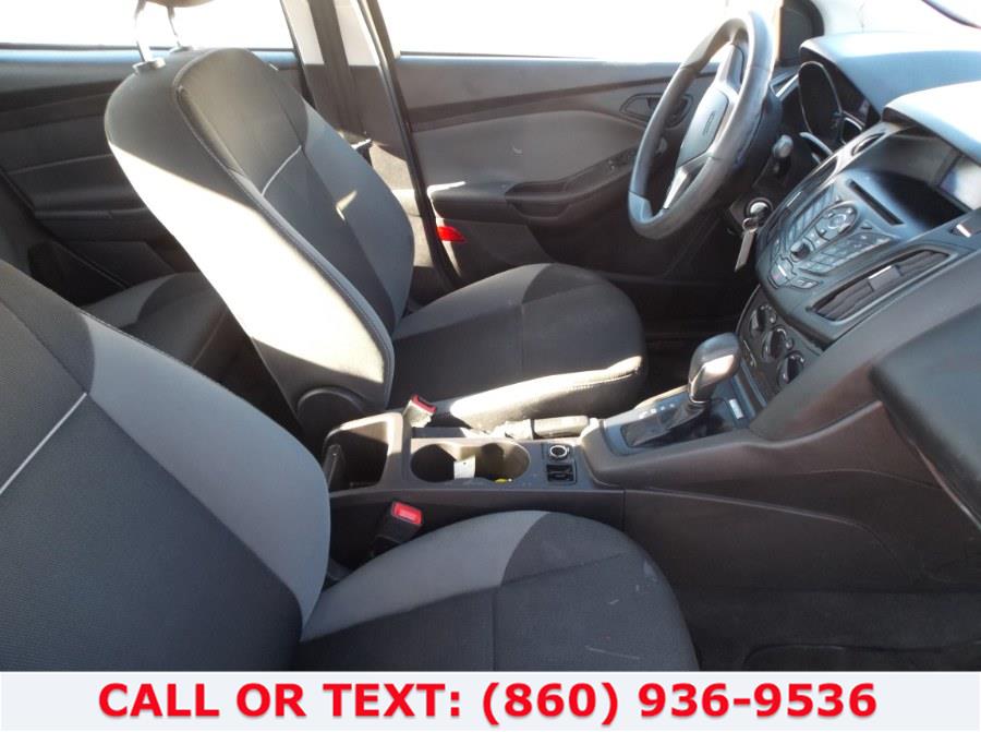 2014 Ford Focus 4dr Sdn S, available for sale in Hartford, Connecticut | Lee Motors Sales Inc. Hartford, Connecticut 2014 Ford Focus 4dr Sdn S, available for sale in Hartford, Connecticut | Lee Motors Sales Inc. Hartford, Connecticut