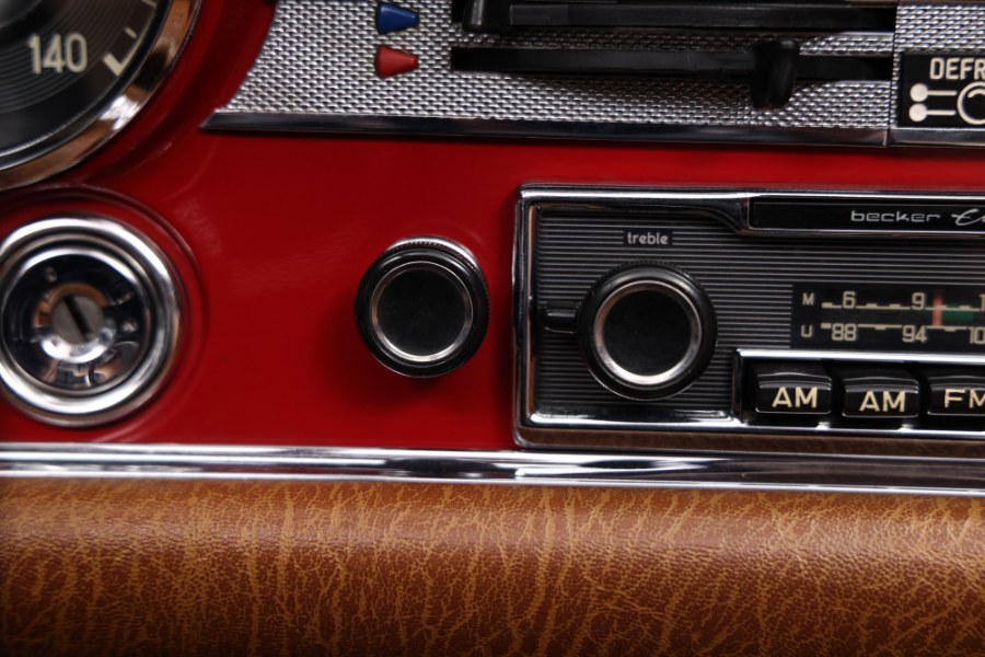 1970 Mercedes-Benz 280sl 280sl, available for sale in North Salem, New York | Meccanic Shop North Inc. North Salem, New York 1970 Mercedes-Benz 280sl 280sl, available for sale in North Salem, New York | Meccanic Shop North Inc. North Salem, New York