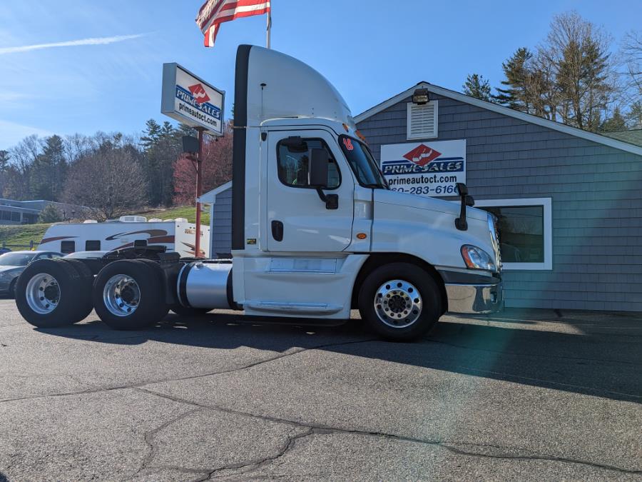 Used 2015 Freightliner Cascadia 125 in Thomaston, Connecticut