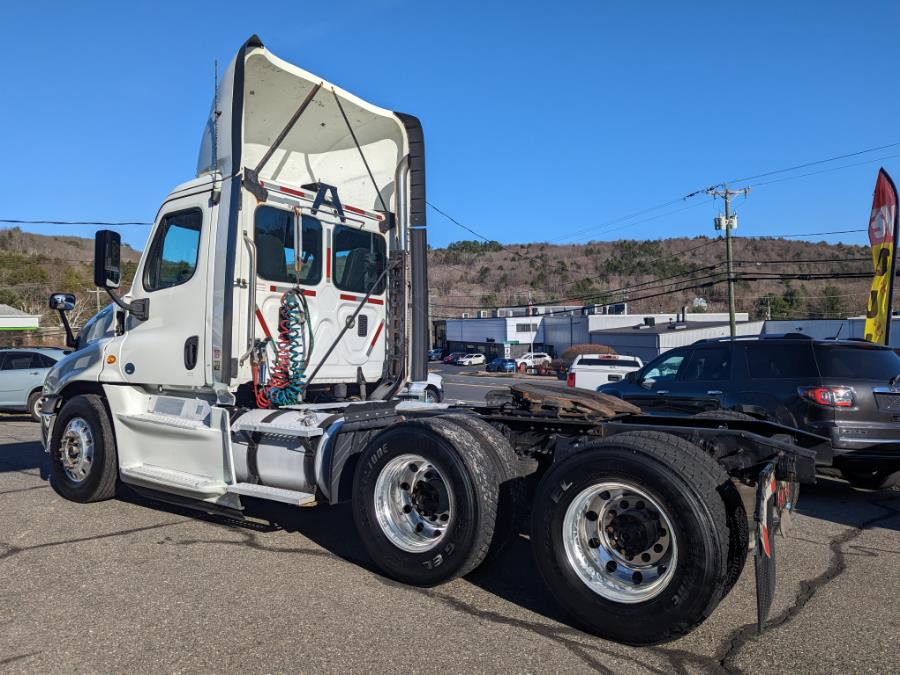 2015 Freightliner Cascadia 125 n-a, available for sale in Thomaston, CT