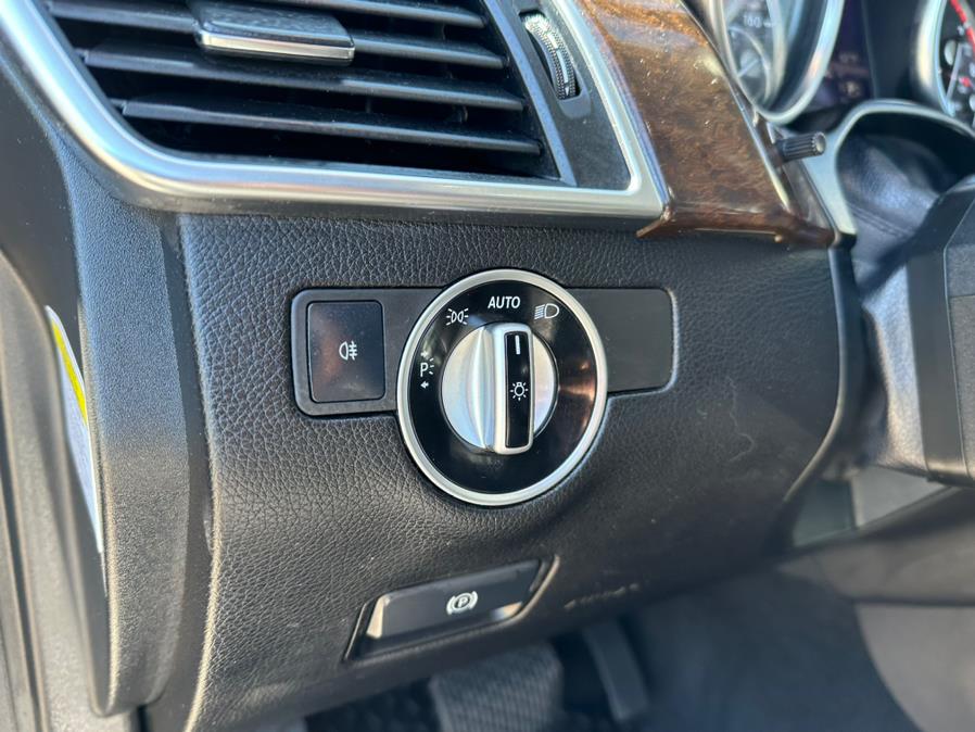 2013 Mercedes-Benz GL-Class 4MATIC 4dr GL 450, available for sale in South Windsor, Connecticut | Mike And Tony Auto Sales, Inc. South Windsor, Connecticut 2013 Mercedes-Benz GL-Class 4MATIC 4dr GL 450, available for sale in South Windsor, Connecticut | Mike And Tony Auto Sales, Inc. South Windsor, Connecticut