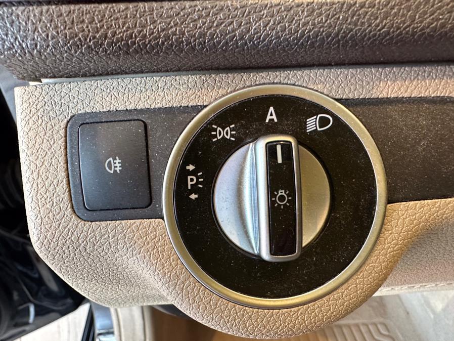 2011 Mercedes-Benz C-Class 4dr Sdn C300 Sport 4MATIC, available for sale in West Hartford, Connecticut | AutoMax. West Hartford, Connecticut 2011 Mercedes-Benz C-Class 4dr Sdn C300 Sport 4MATIC, available for sale in West Hartford, Connecticut | AutoMax. West Hartford, Connecticut