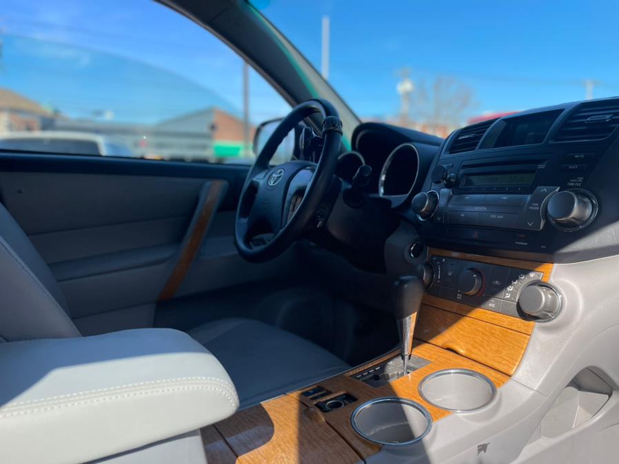 2009 Toyota Highlander Hybrid CLEAN CARFAX. Low Miles!!!, available for sale in Elmont, New York | Sunrise of Elmont. Elmont, New York 2009 Toyota Highlander Hybrid CLEAN CARFAX. Low Miles!!!, available for sale in Elmont, New York | Sunrise of Elmont. Elmont, New York
