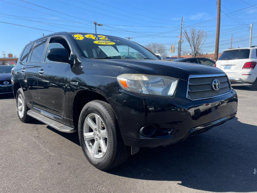 2009 Toyota Highlander Hybrid CLEAN CARFAX. Low Miles!!!, available for sale in Elmont, New York | Sunrise of Elmont. Elmont, New York 2009 Toyota Highlander Hybrid CLEAN CARFAX. Low Miles!!!, available for sale in Elmont, New York | Sunrise of Elmont. Elmont, New York