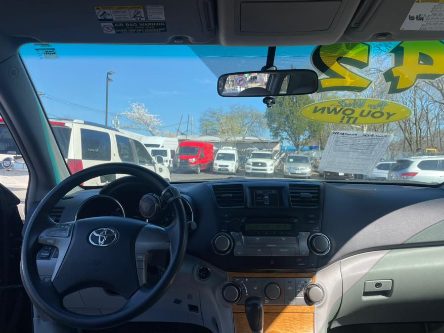 2009 Toyota Highlander Hybrid CLEAN CARFAX. Low Miles!!!, available for sale in Elmont, New York | Sunrise of Elmont. Elmont, New York 2009 Toyota Highlander Hybrid CLEAN CARFAX. Low Miles!!!, available for sale in Elmont, New York | Sunrise of Elmont. Elmont, New York