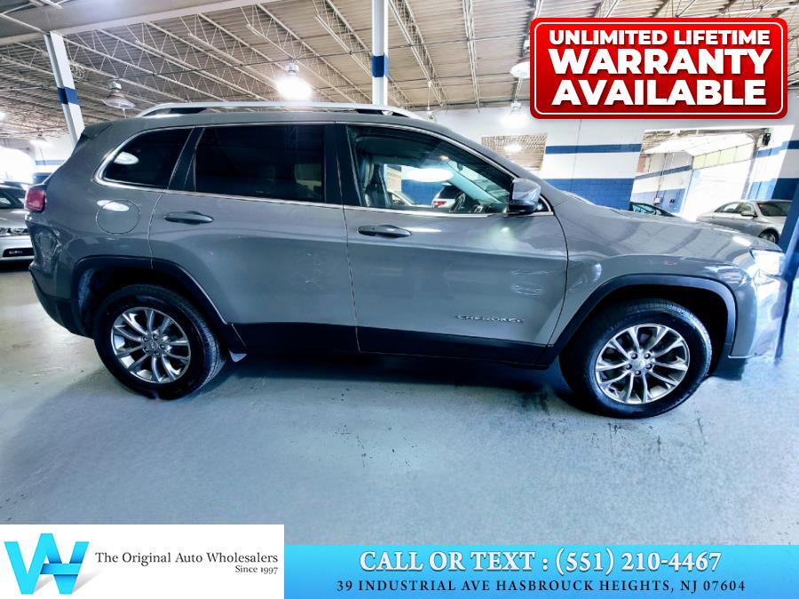 2019 Jeep Cherokee Latitude Plus 4x4, available for sale in Hasbrouck Heights, New Jersey | AW Auto & Truck Wholesalers, Inc. Hasbrouck Heights, New Jersey 2019 Jeep Cherokee Latitude Plus 4x4, available for sale in Hasbrouck Heights, New Jersey | AW Auto & Truck Wholesalers, Inc. Hasbrouck Heights, New Jersey