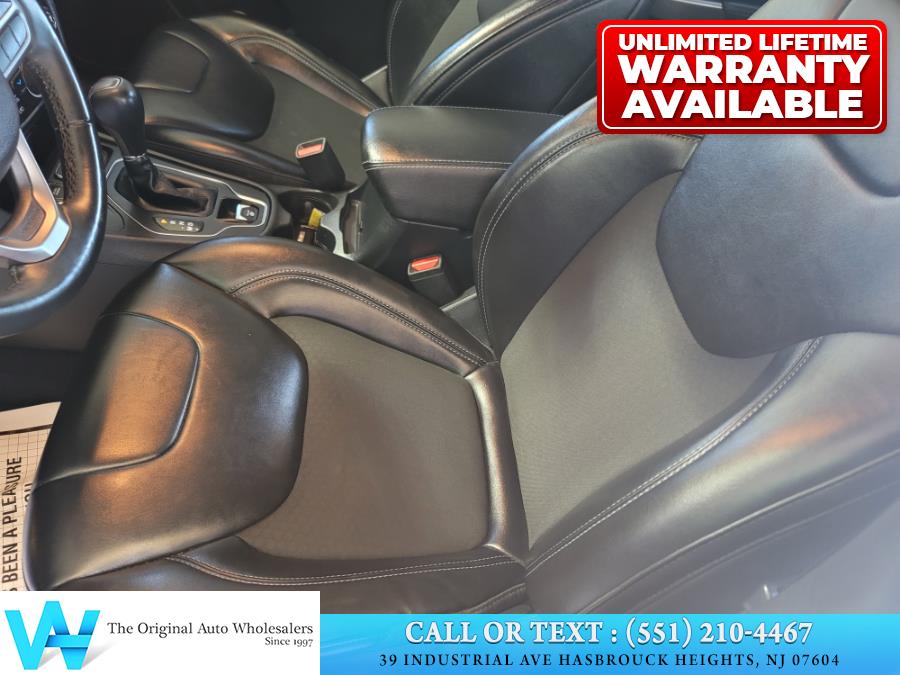 2019 Jeep Cherokee Latitude Plus 4x4, available for sale in Hasbrouck Heights, New Jersey | AW Auto & Truck Wholesalers, Inc. Hasbrouck Heights, New Jersey 2019 Jeep Cherokee Latitude Plus 4x4, available for sale in Hasbrouck Heights, New Jersey | AW Auto & Truck Wholesalers, Inc. Hasbrouck Heights, New Jersey