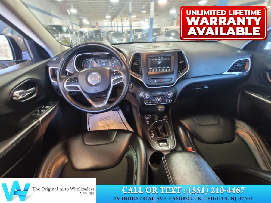 2019 Jeep Cherokee Latitude Plus 4x4, available for sale in Hasbrouck Heights, New Jersey | AW Auto & Truck Wholesalers, Inc. Hasbrouck Heights, New Jersey 2019 Jeep Cherokee Latitude Plus 4x4, available for sale in Hasbrouck Heights, New Jersey | AW Auto & Truck Wholesalers, Inc. Hasbrouck Heights, New Jersey