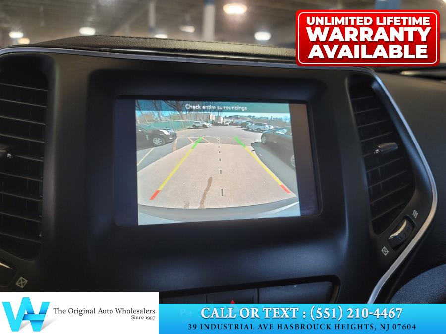 2019 Jeep Cherokee Latitude Plus 4x4, available for sale in Hasbrouck Heights, New Jersey | AW Auto & Truck Wholesalers, Inc. Hasbrouck Heights, New Jersey 2019 Jeep Cherokee Latitude Plus 4x4, available for sale in Hasbrouck Heights, New Jersey | AW Auto & Truck Wholesalers, Inc. Hasbrouck Heights, New Jersey