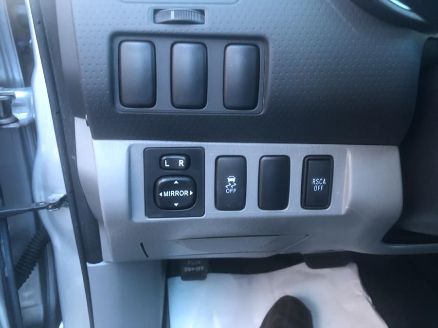 2012 Toyota Tacoma w/PLOW 4WD Access Cab V6 AT, available for sale in Waterbury, Connecticut | National Auto Brokers, Inc.. Waterbury, Connecticut 2012 Toyota Tacoma w/PLOW 4WD Access Cab V6 AT, available for sale in Waterbury, Connecticut | National Auto Brokers, Inc.. Waterbury, Connecticut