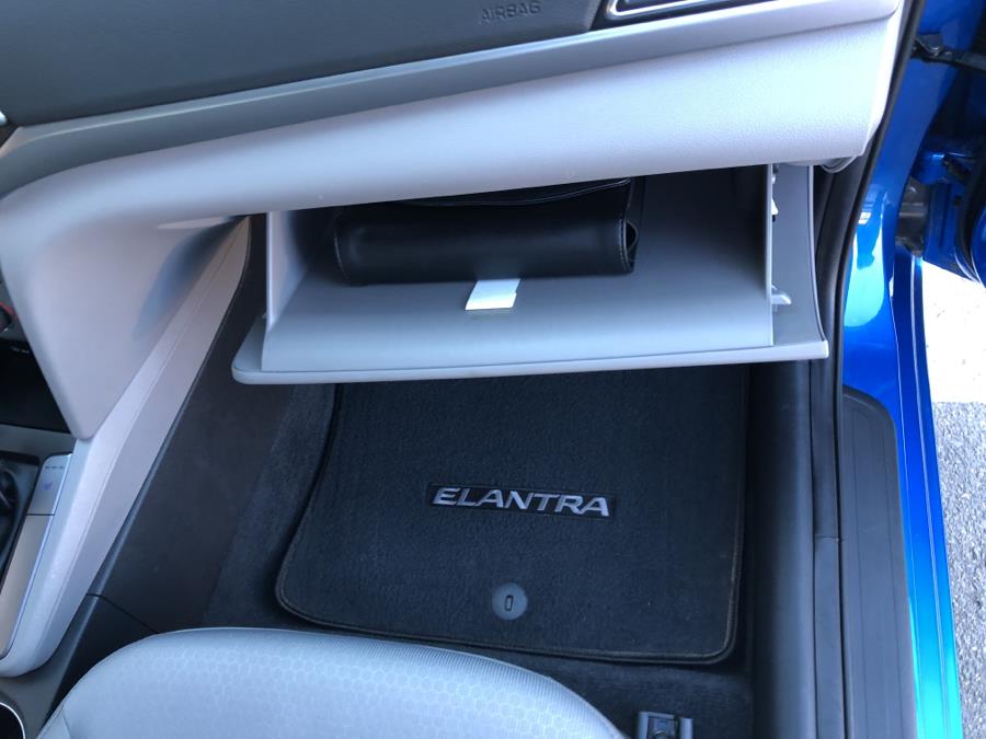 2017 Hyundai Elantra SE 2.0L Auto PZEV *Ltd, available for sale in Waterbury, Connecticut | National Auto Brokers, Inc.. Waterbury, Connecticut 2017 Hyundai Elantra SE 2.0L Auto PZEV *Ltd, available for sale in Waterbury, Connecticut | National Auto Brokers, Inc.. Waterbury, Connecticut