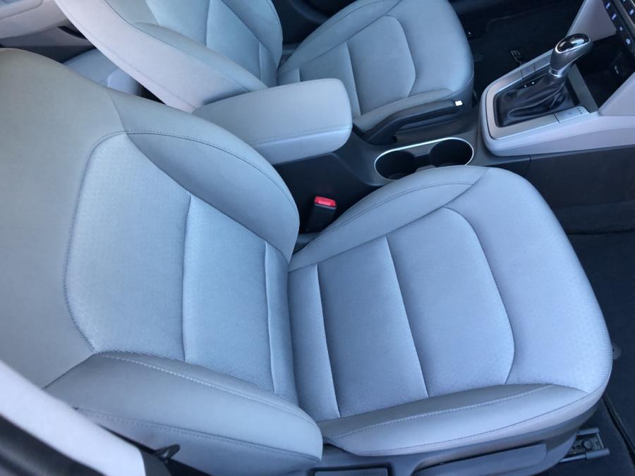 2017 Hyundai Elantra SE 2.0L Auto PZEV *Ltd, available for sale in Waterbury, Connecticut | National Auto Brokers, Inc.. Waterbury, Connecticut 2017 Hyundai Elantra SE 2.0L Auto PZEV *Ltd, available for sale in Waterbury, Connecticut | National Auto Brokers, Inc.. Waterbury, Connecticut