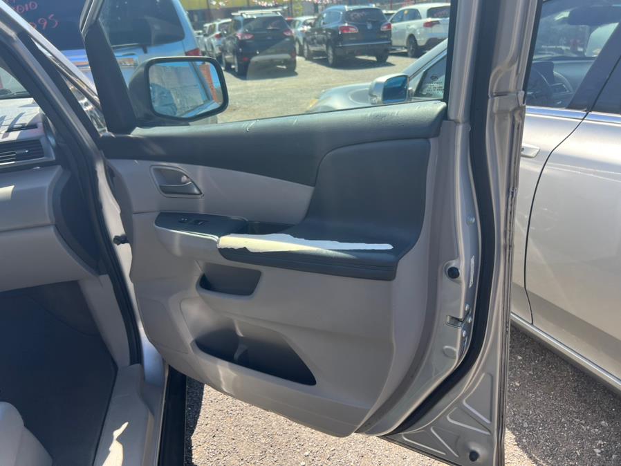2013 Honda Odyssey 5dr LX, available for sale in Brooklyn, New York | Atlantic Used Car Sales. Brooklyn, New York 2013 Honda Odyssey 5dr LX, available for sale in Brooklyn, New York | Atlantic Used Car Sales. Brooklyn, New York