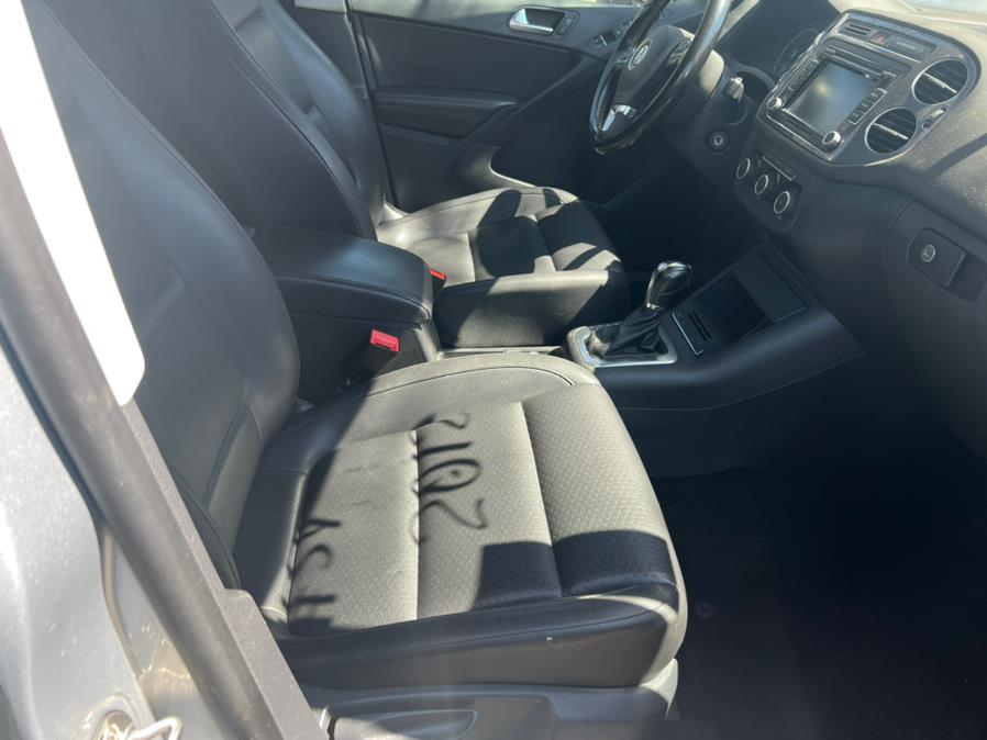 2012 Volkswagen Tiguan 2WD 4dr Auto SE, available for sale in Brooklyn, New York | Atlantic Used Car Sales. Brooklyn, New York 2012 Volkswagen Tiguan 2WD 4dr Auto SE, available for sale in Brooklyn, New York | Atlantic Used Car Sales. Brooklyn, New York