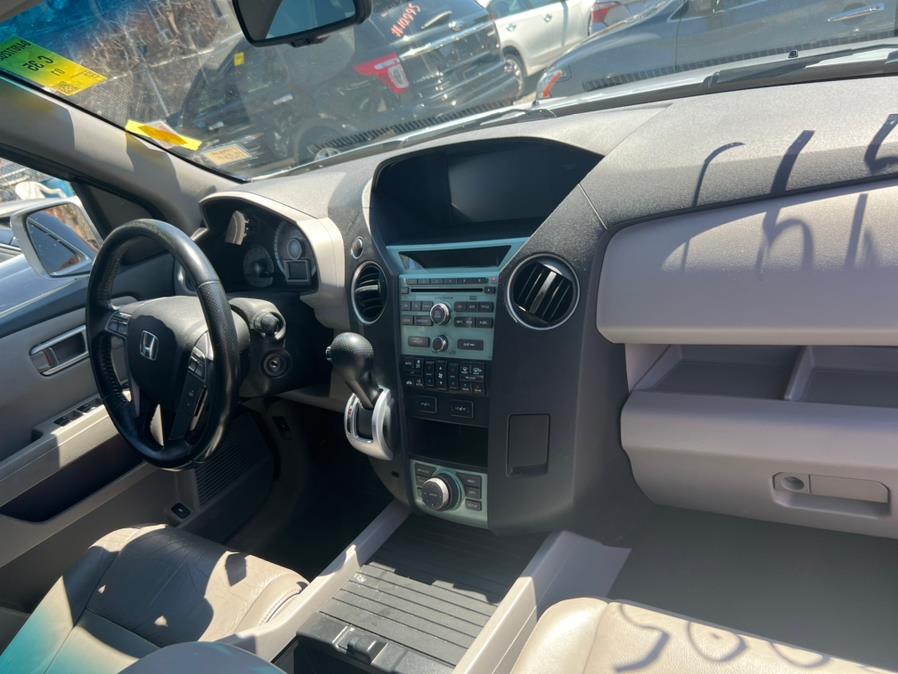 2010 Honda Pilot 4WD 4dr Touring w/Navi, available for sale in Brooklyn, New York | Atlantic Used Car Sales. Brooklyn, New York 2010 Honda Pilot 4WD 4dr Touring w/Navi, available for sale in Brooklyn, New York | Atlantic Used Car Sales. Brooklyn, New York