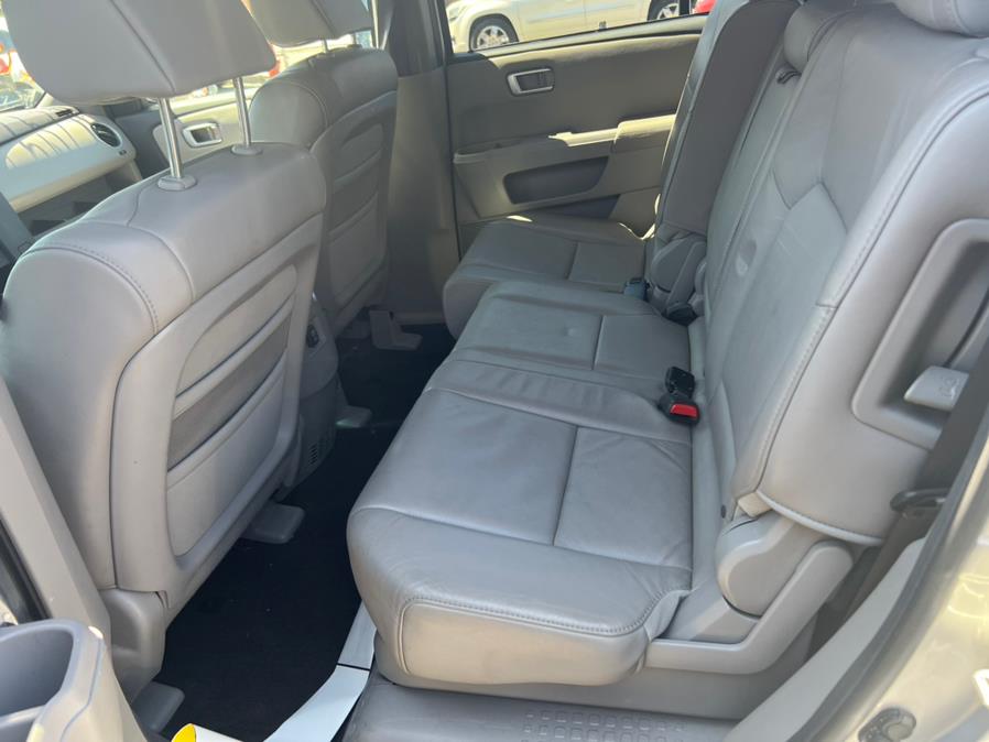 2010 Honda Pilot 4WD 4dr Touring w/Navi, available for sale in Brooklyn, New York | Atlantic Used Car Sales. Brooklyn, New York 2010 Honda Pilot 4WD 4dr Touring w/Navi, available for sale in Brooklyn, New York | Atlantic Used Car Sales. Brooklyn, New York