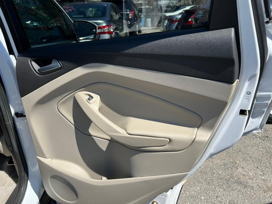 2014 Ford Escape 4WD 4dr SE, available for sale in Brooklyn, New York | Atlantic Used Car Sales. Brooklyn, New York 2014 Ford Escape 4WD 4dr SE, available for sale in Brooklyn, New York | Atlantic Used Car Sales. Brooklyn, New York