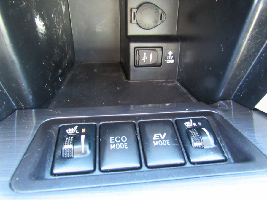 2014 Toyota Camry Hybrid XLE, available for sale in Worcester, Massachusetts | Hilario's Auto Sales Inc.. Worcester, Massachusetts 2014 Toyota Camry Hybrid XLE, available for sale in Worcester, Massachusetts | Hilario's Auto Sales Inc.. Worcester, Massachusetts